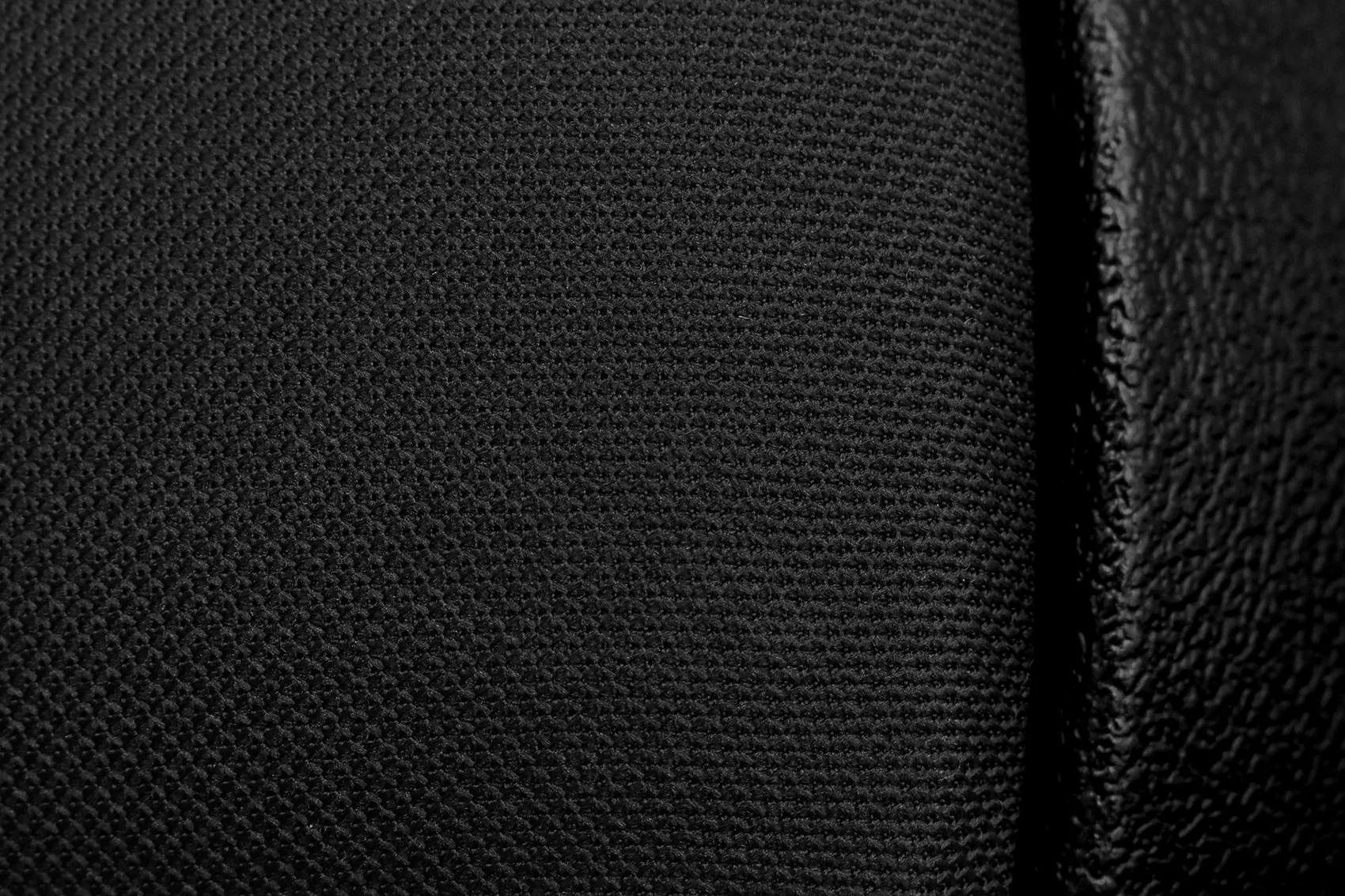 Podłokietnik Peugeot 206 - jakość wykonania - materiał z bliska