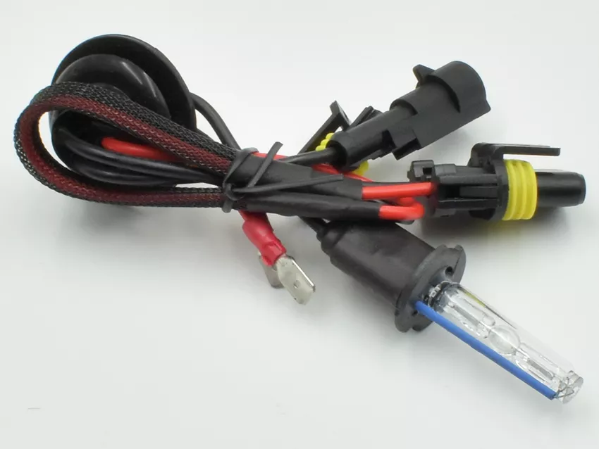 Żarniki ksenonowe H3 8000K - żarniki z okablowaniem